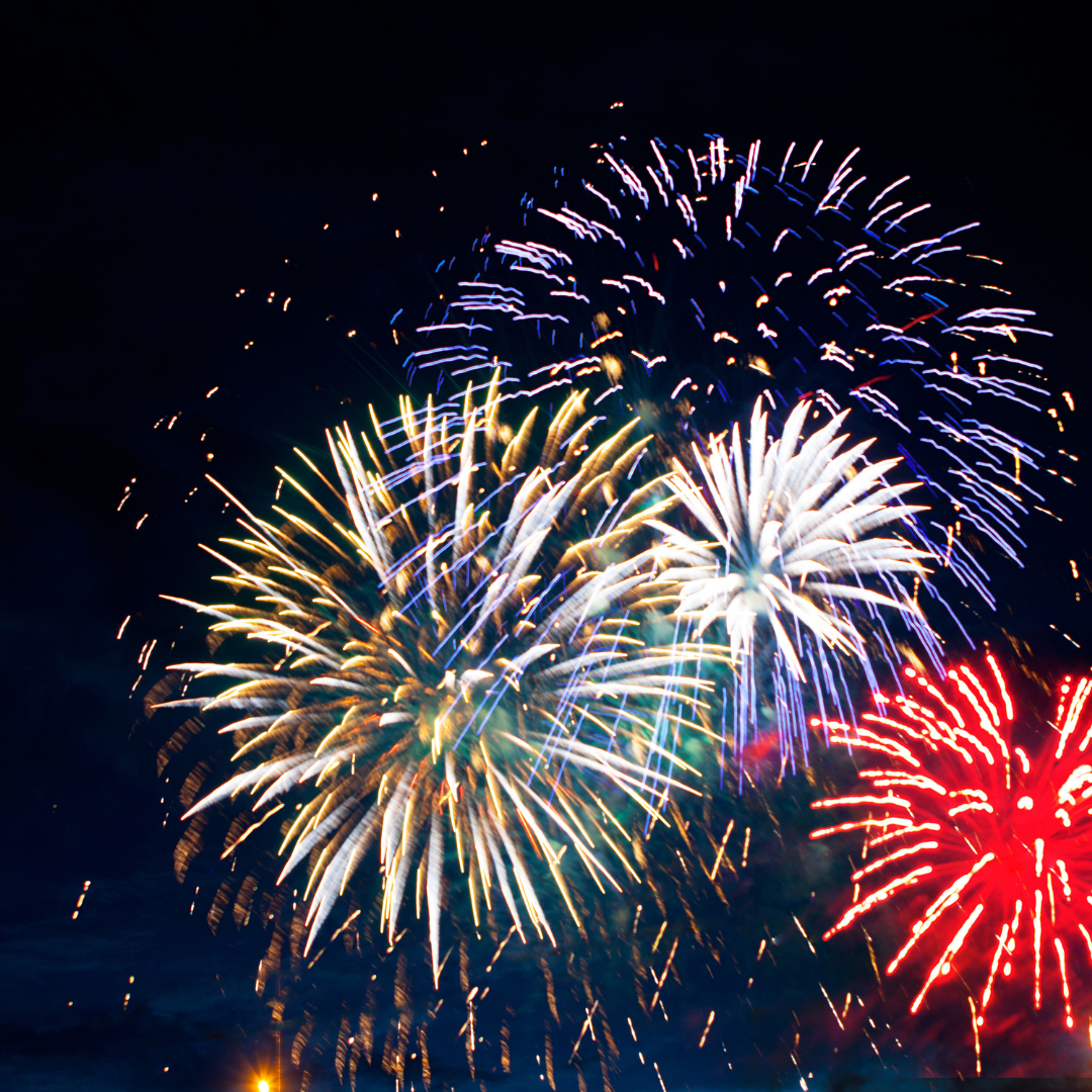 pearland-s-spectacular-fireworks-display-on-july-4th-del-bello-lakes